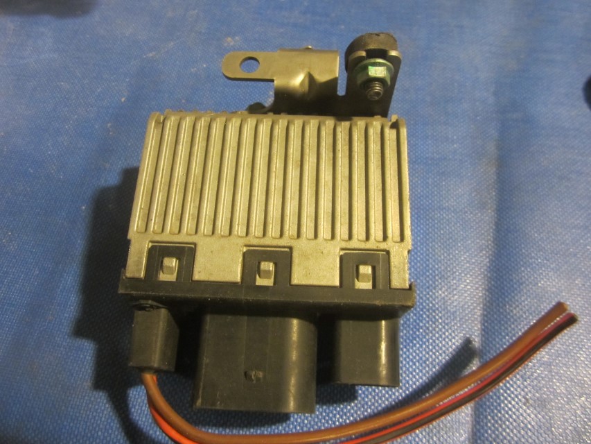 Audi A4 S4 Cooling Fan Control MODULE 8E0959501L Used Auto Parts
